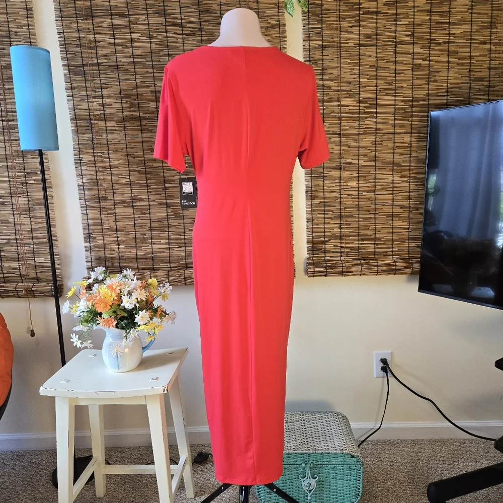 NWT Elegant V-Neck Twist Torso Clingy Maxi Dress